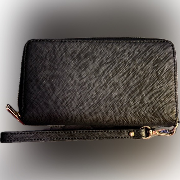 Michael Kors wristlet - Picture 2 of 3